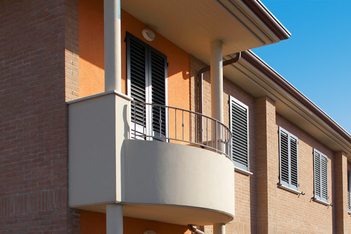 porfiri-palazzina-persiane-orientabili-2